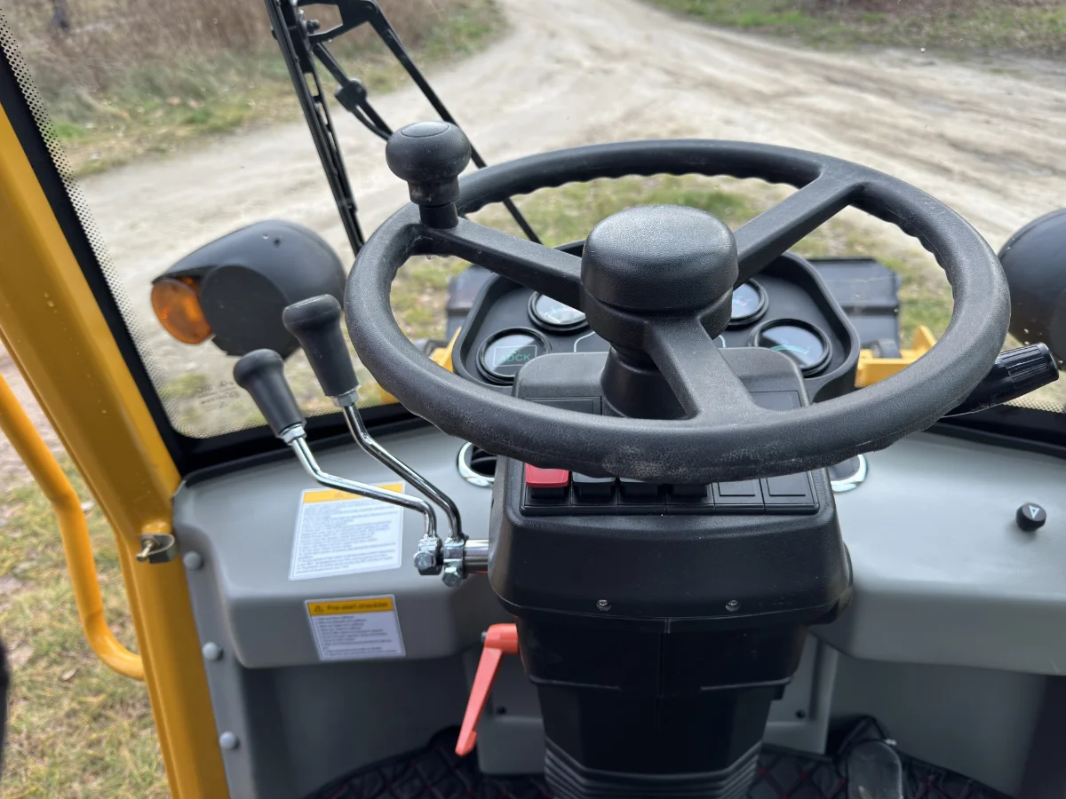Kompakt-Radlader 2,5t - Thumbnail 7